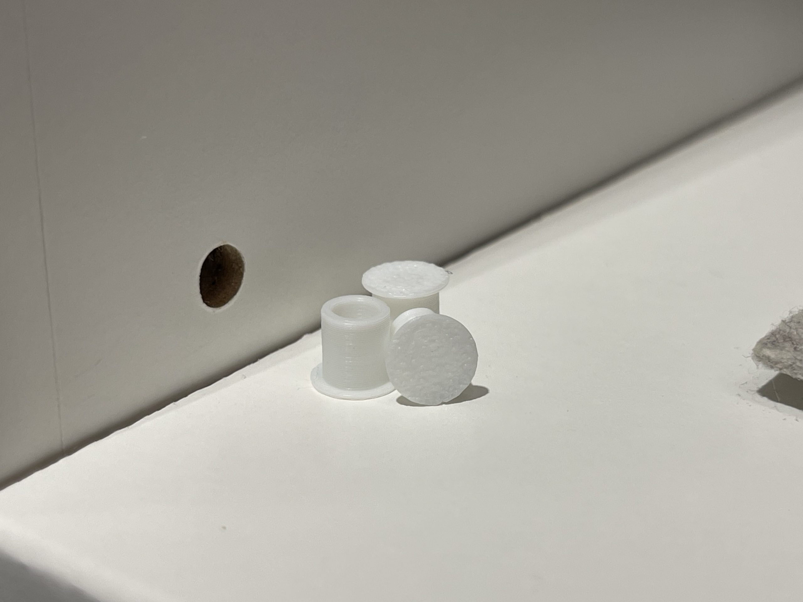 Lochabdeckungen für IKEA Pax – Bild 2