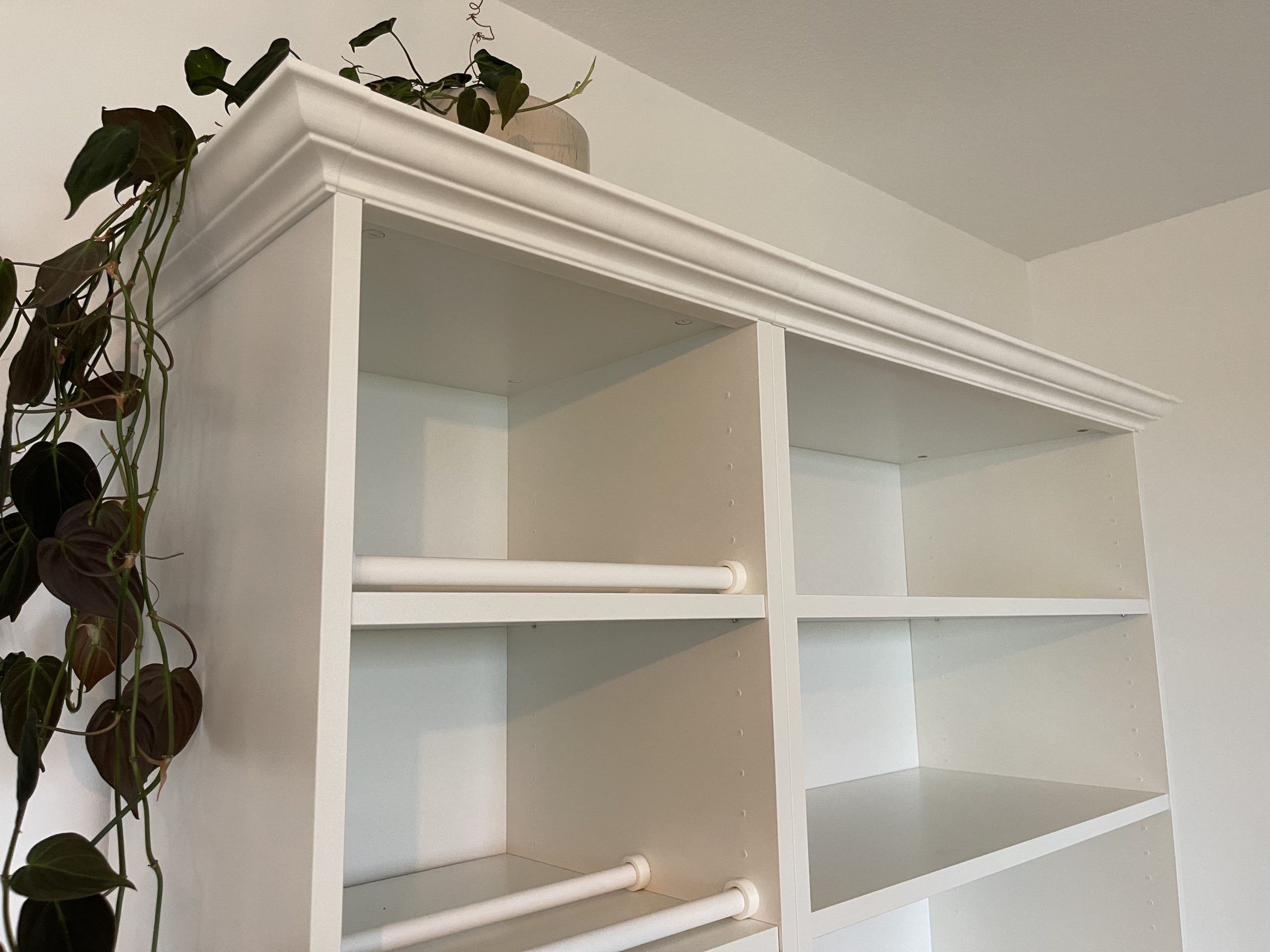Stuckleisten für IKEA Billy Regal – Bild 3